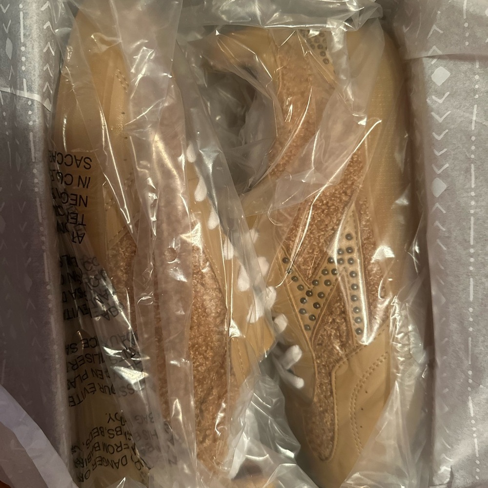 🆕 Zodiac Carmel Women's Sneakers with White Laces. New in Box. Size 8.5. - Picture 7 of 11